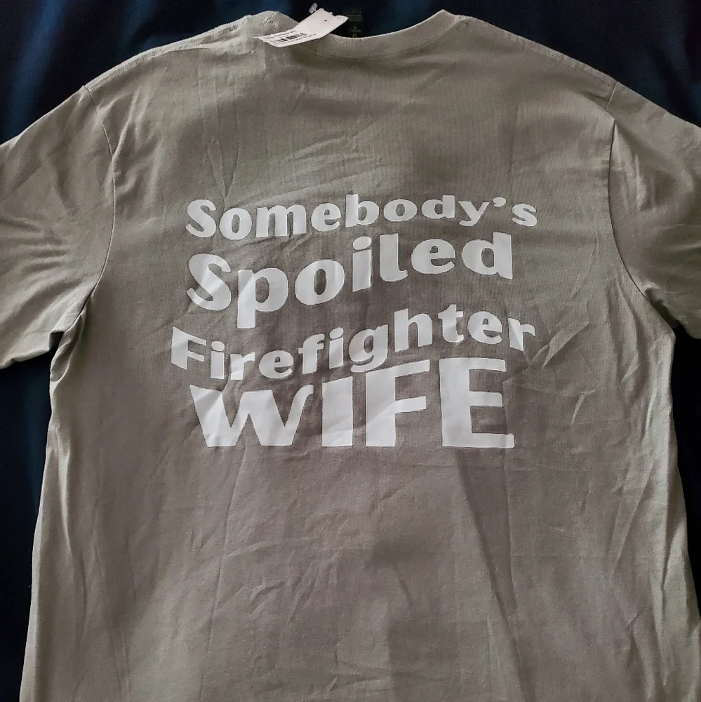 Firefighter wife tee - Picture 1 of 3